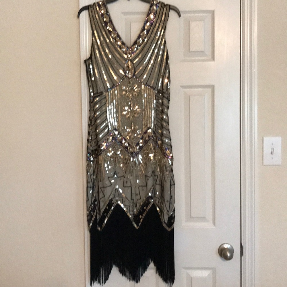 Black and gold roaring 20s dress